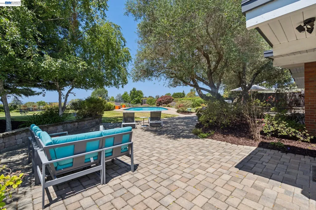 5842 Highwood Road Castro Valley CA 94552