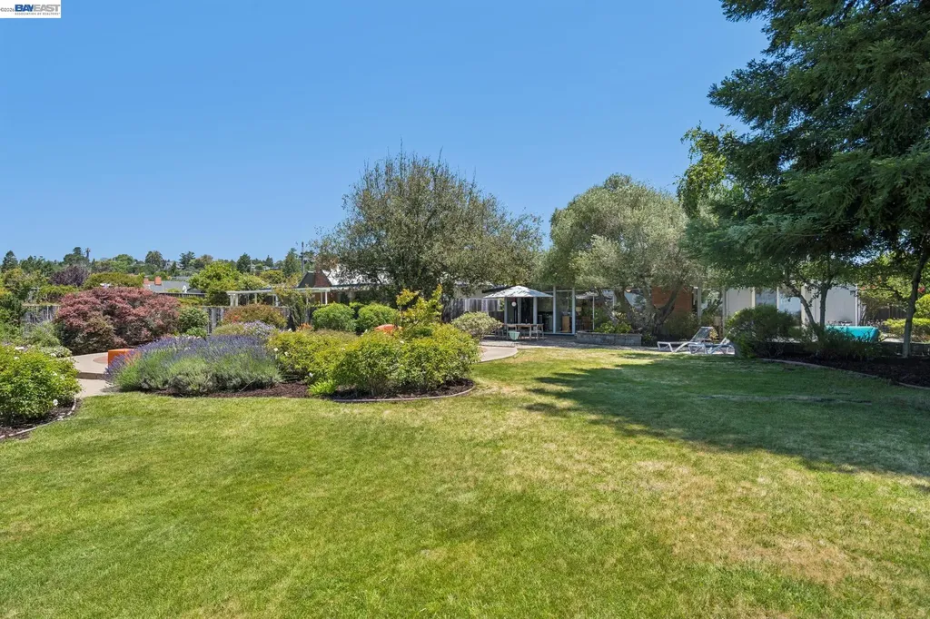 5842 Highwood Road Castro Valley CA 94552