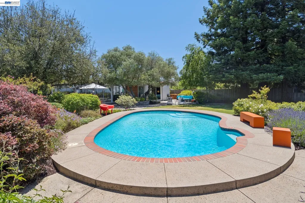 5842 Highwood Road Castro Valley CA 94552