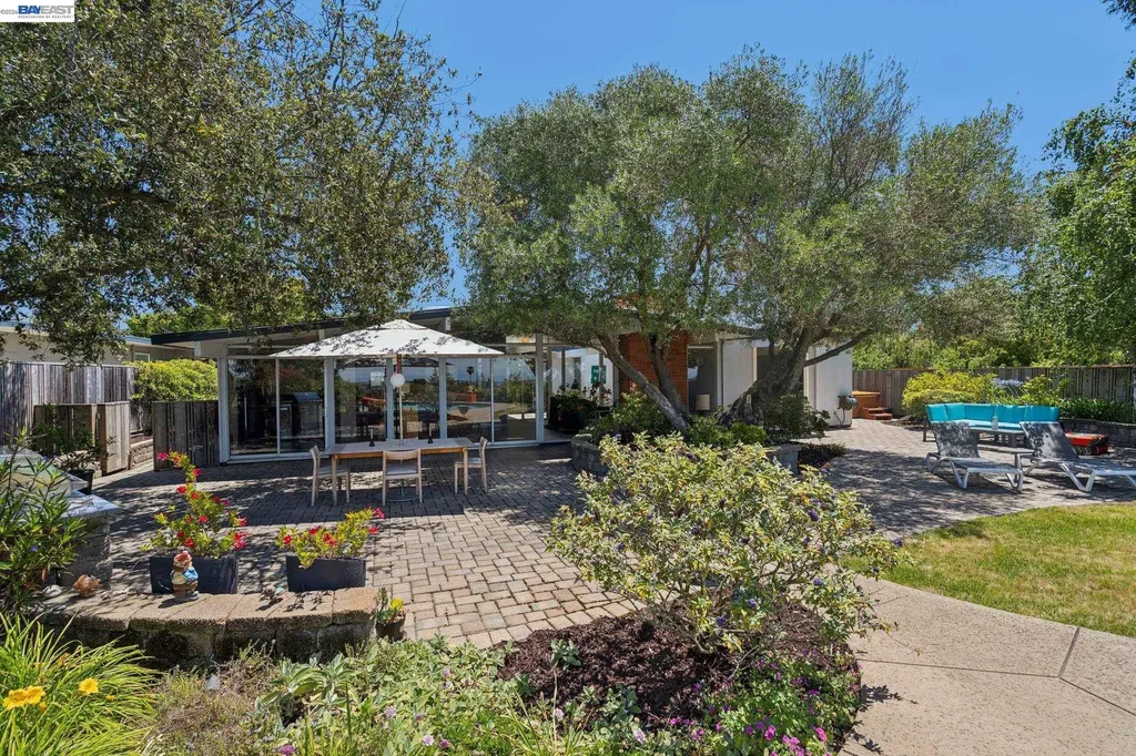 5842 Highwood Road Castro Valley CA 94552