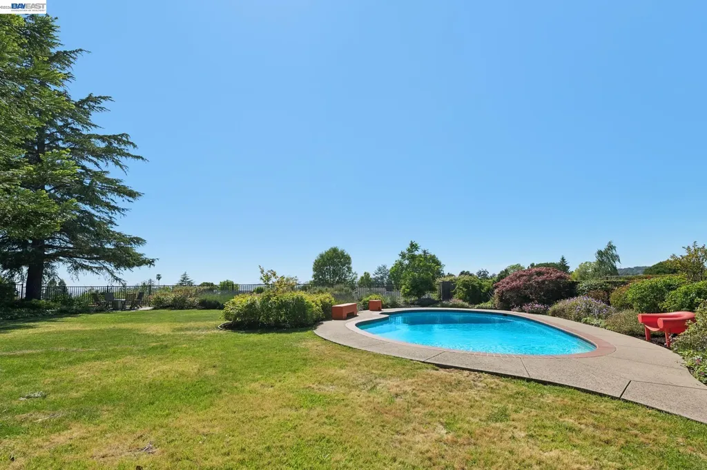 5842 Highwood Road Castro Valley CA 94552