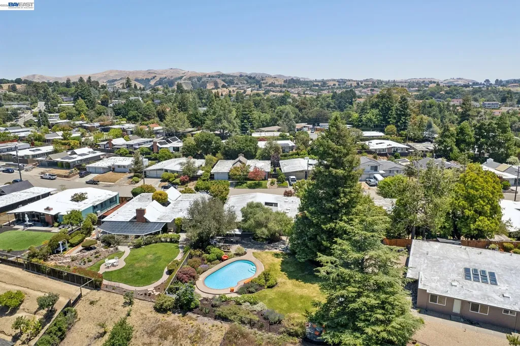5842 Highwood Road Castro Valley CA 94552