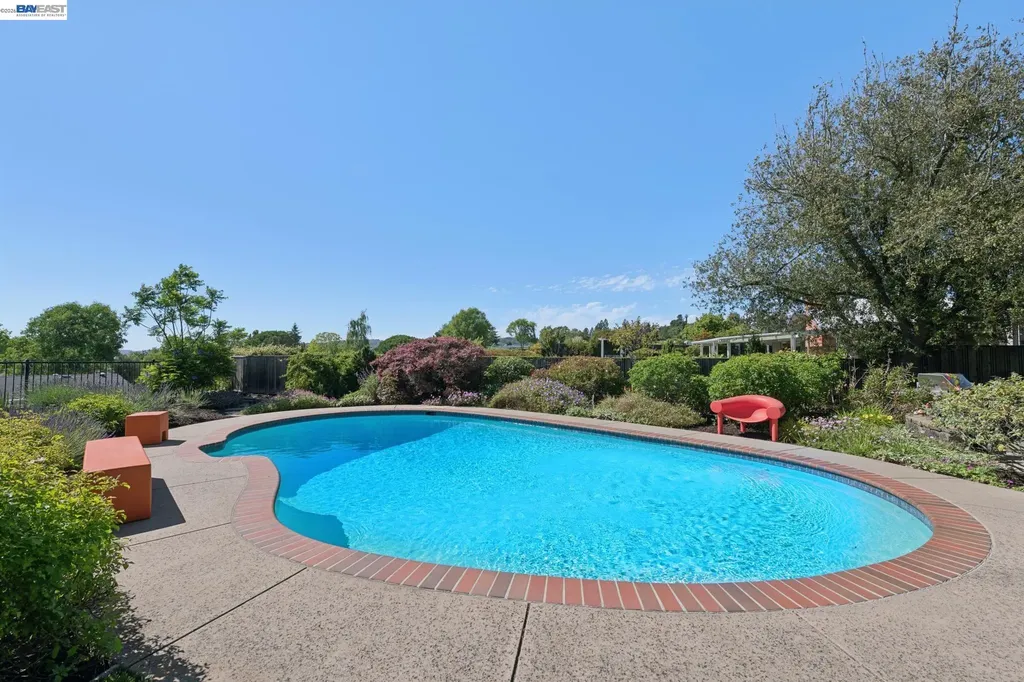 5842 Highwood Road Castro Valley CA 94552