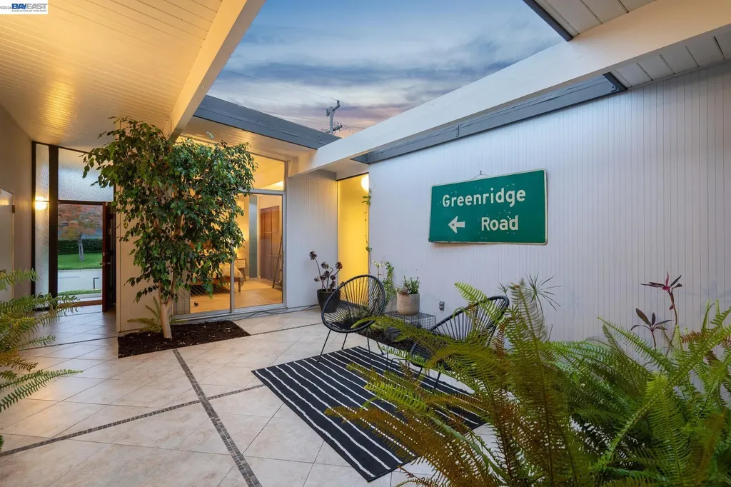 5842 Highwood Road Castro Valley CA 94552