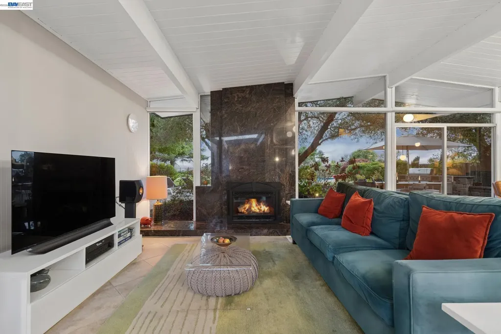 5842 Highwood Road Castro Valley CA 94552