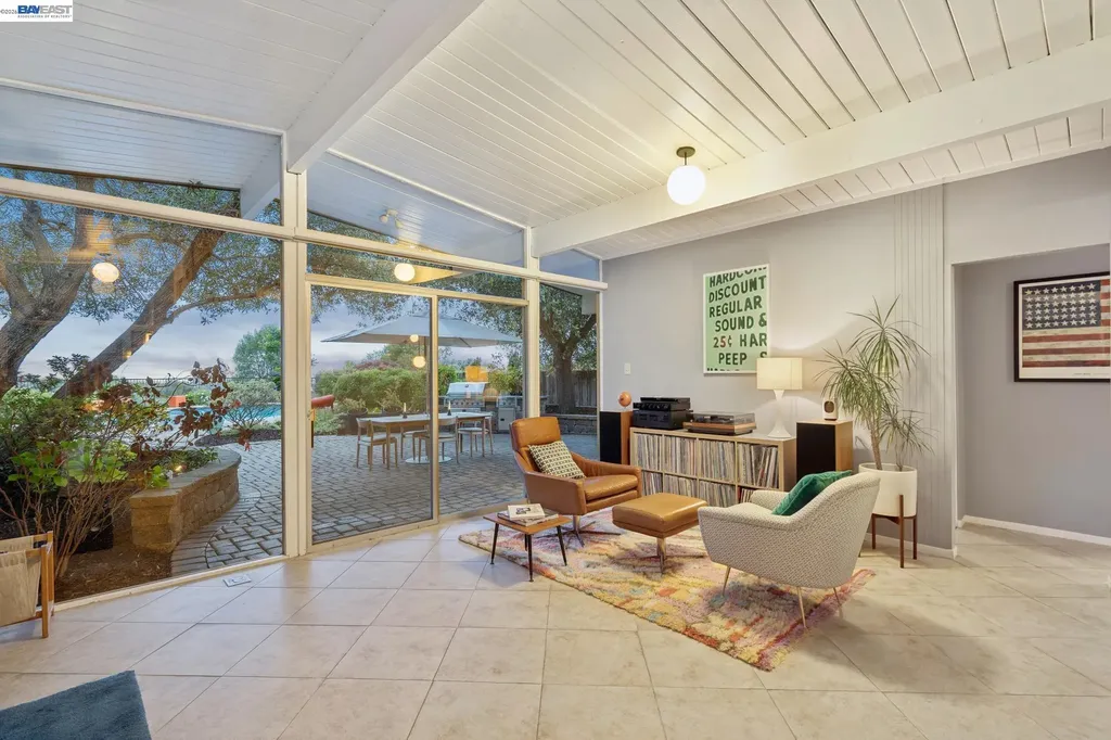 5842 Highwood Road Castro Valley CA 94552