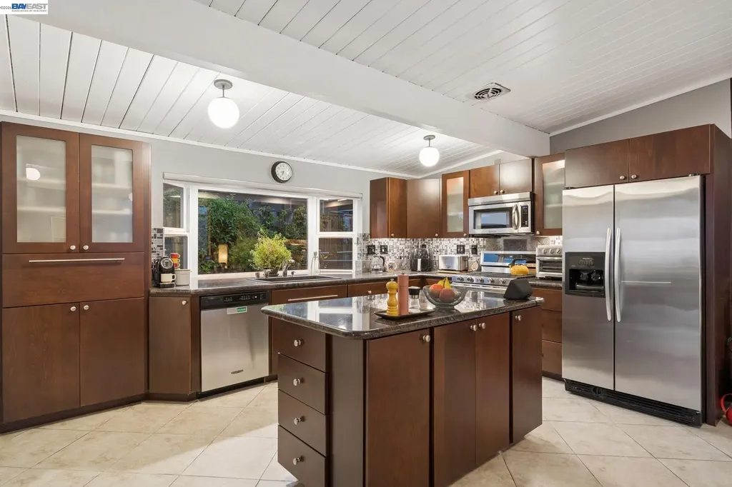 5842 Highwood Road Castro Valley CA 94552