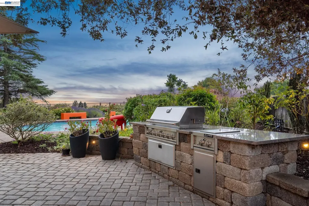 5842 Highwood Road Castro Valley CA 94552