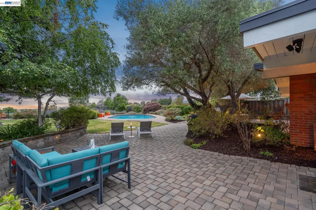 5842 Highwood Road Castro Valley CA 94552