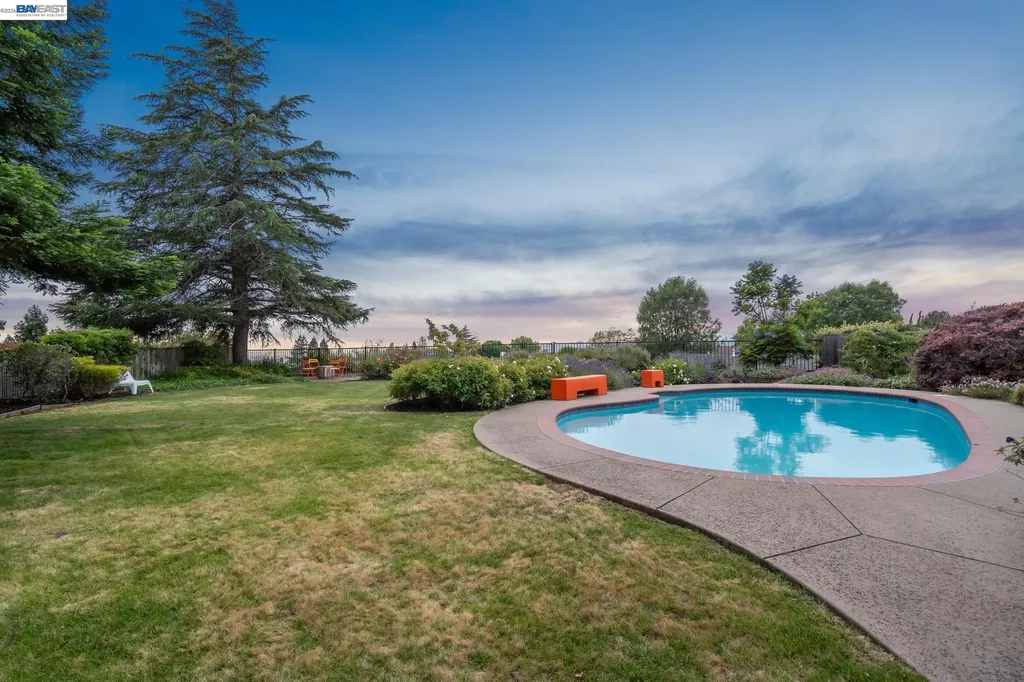 5842 Highwood Road Castro Valley CA 94552