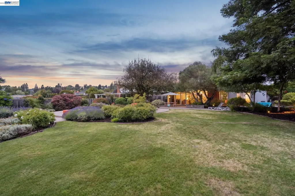 5842 Highwood Road Castro Valley CA 94552