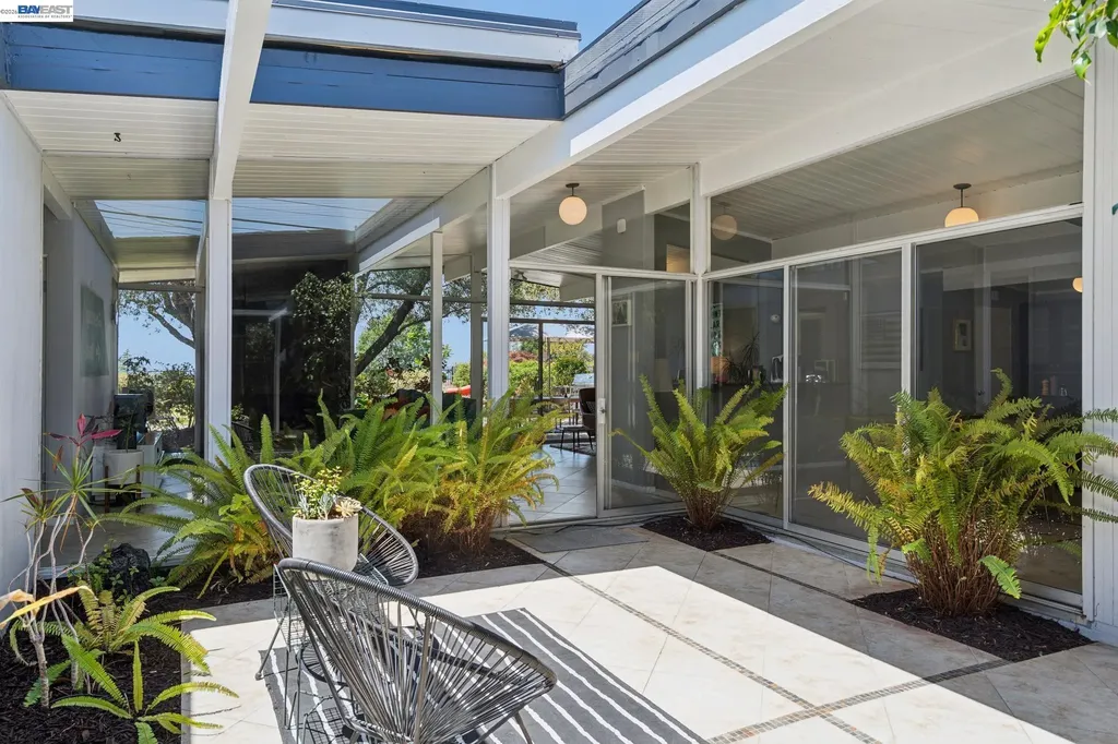 5842 Highwood Road Castro Valley CA 94552