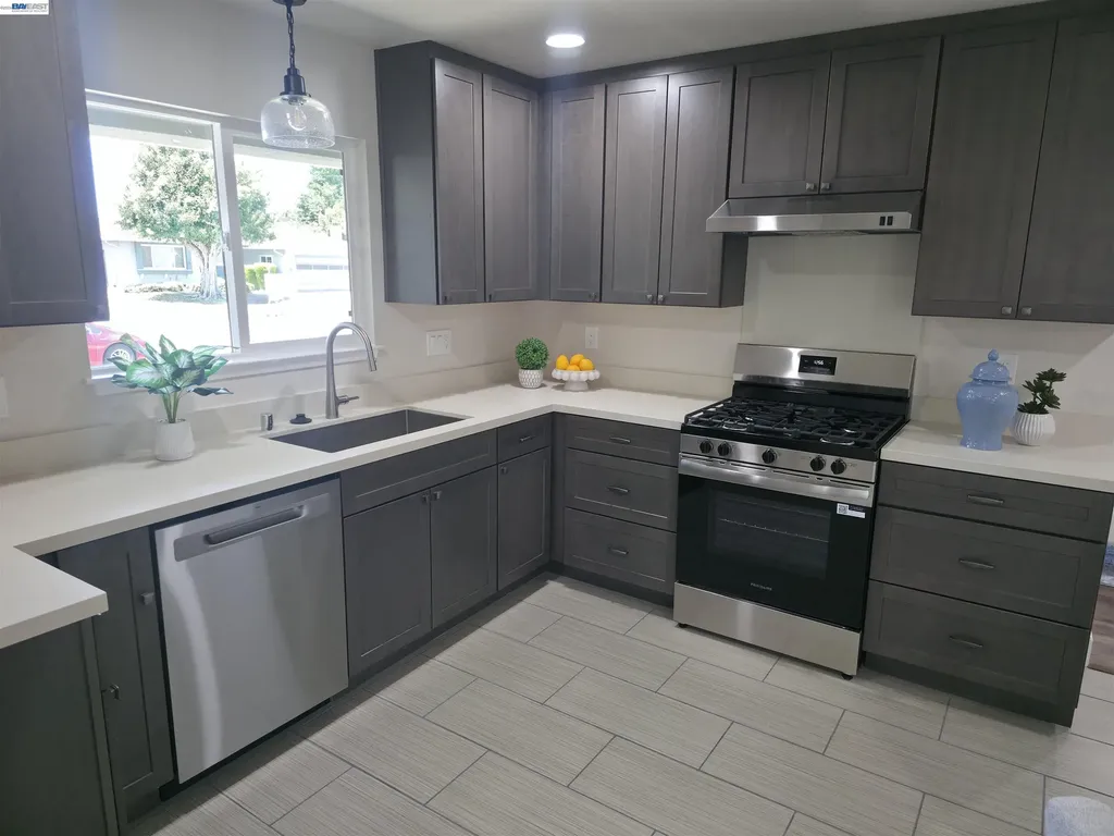 41328 Thurston Street Fremont CA 94538