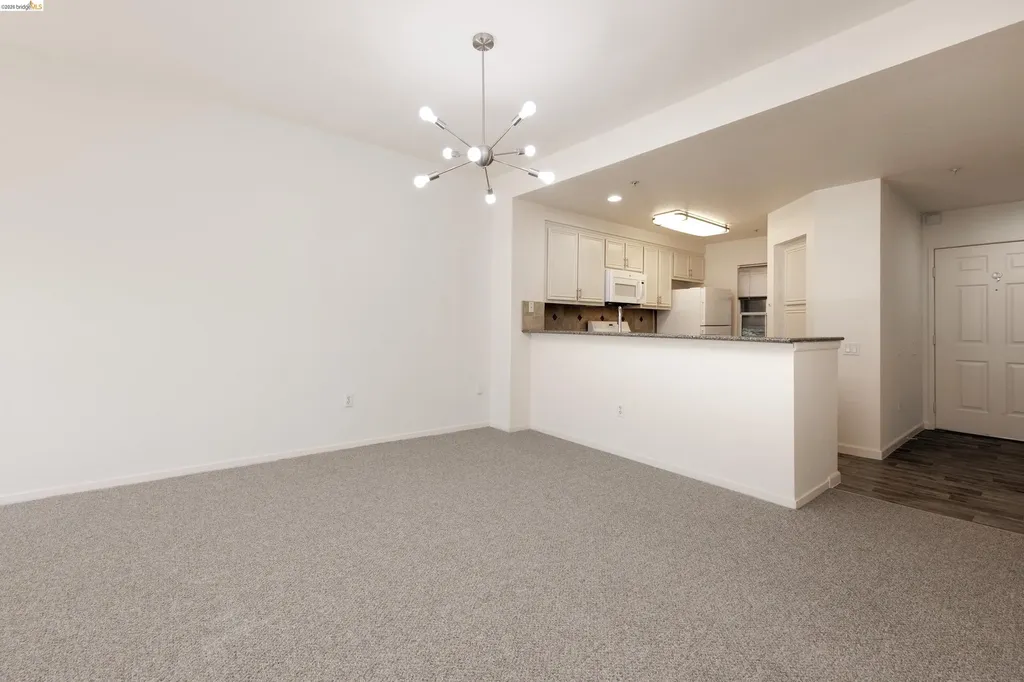 220 Caldecott Lane Oakland CA 94618