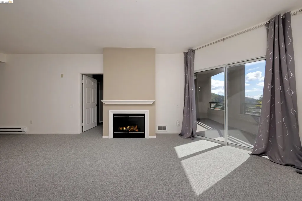 220 Caldecott Lane Oakland CA 94618