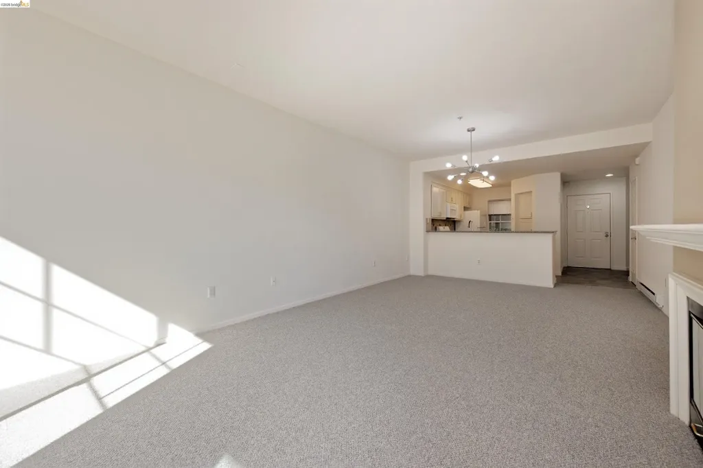 220 Caldecott Lane Oakland CA 94618