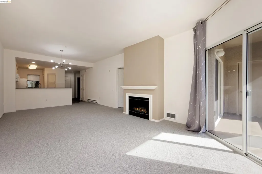 220 Caldecott Lane Oakland CA 94618