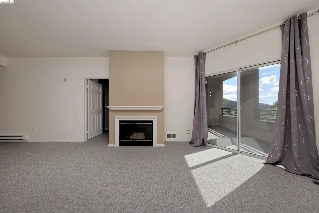 220 Caldecott Lane Oakland CA 94618