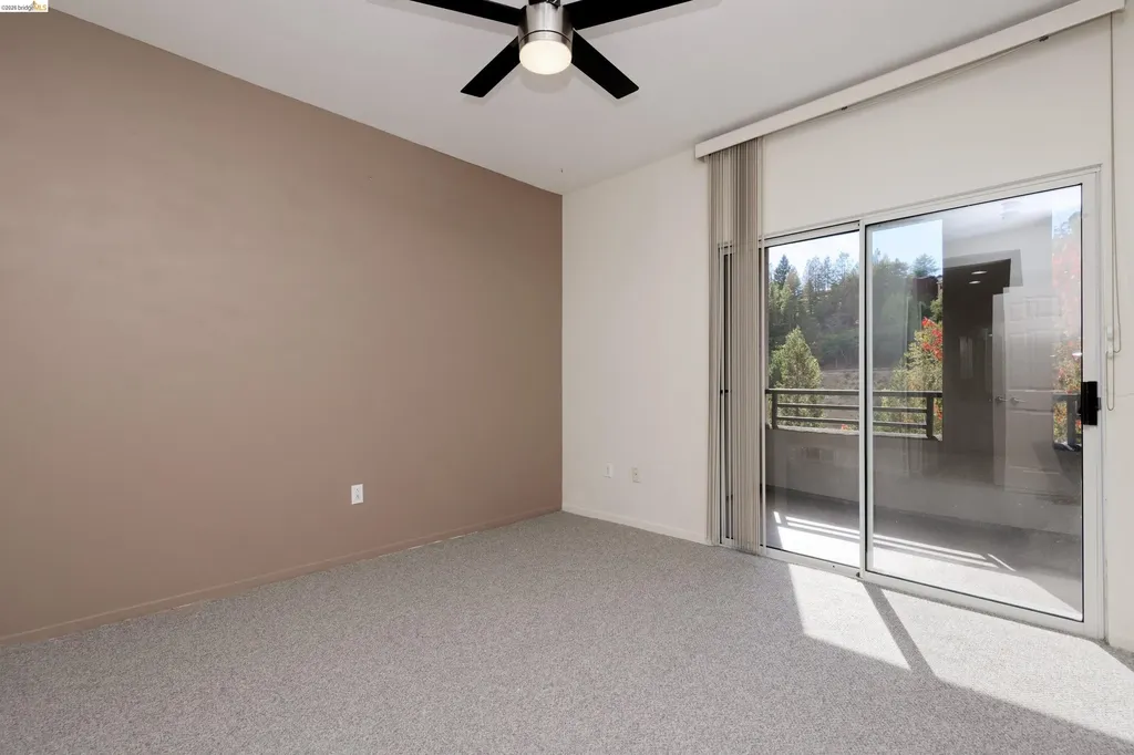 220 Caldecott Lane Oakland CA 94618