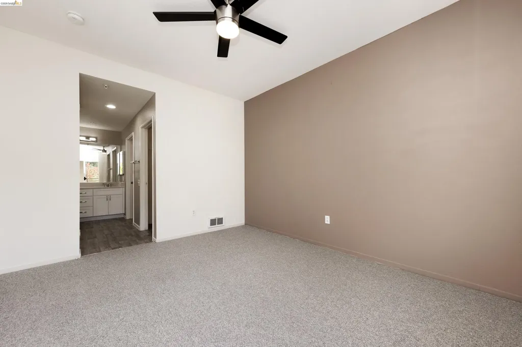220 Caldecott Lane Oakland CA 94618