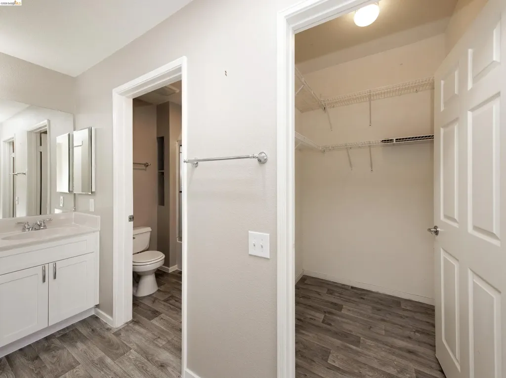 220 Caldecott Lane Oakland CA 94618