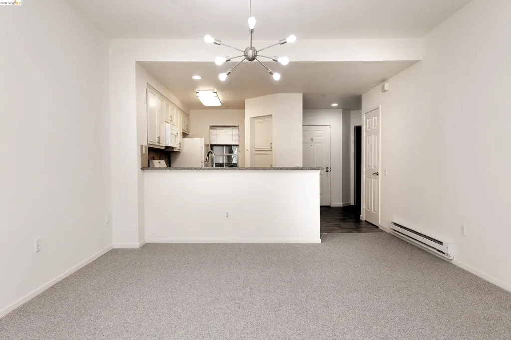 220 Caldecott Lane Oakland CA 94618