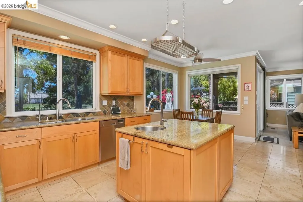 2442 Pinehurst Court Discovery Bay CA 94505