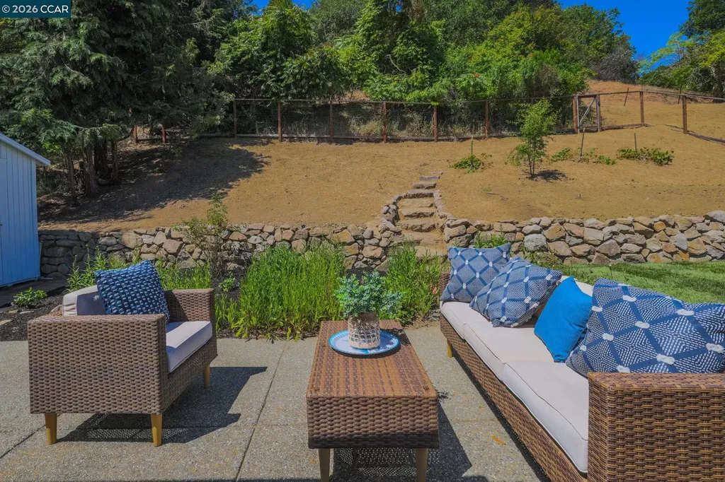 5412 Degnan Drive Martinez CA 94553