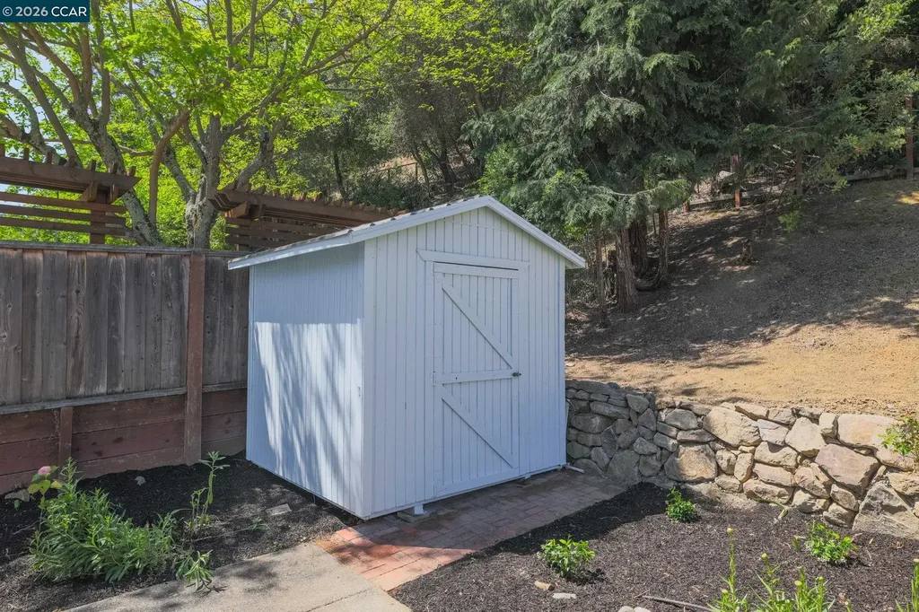 5412 Degnan Drive Martinez CA 94553