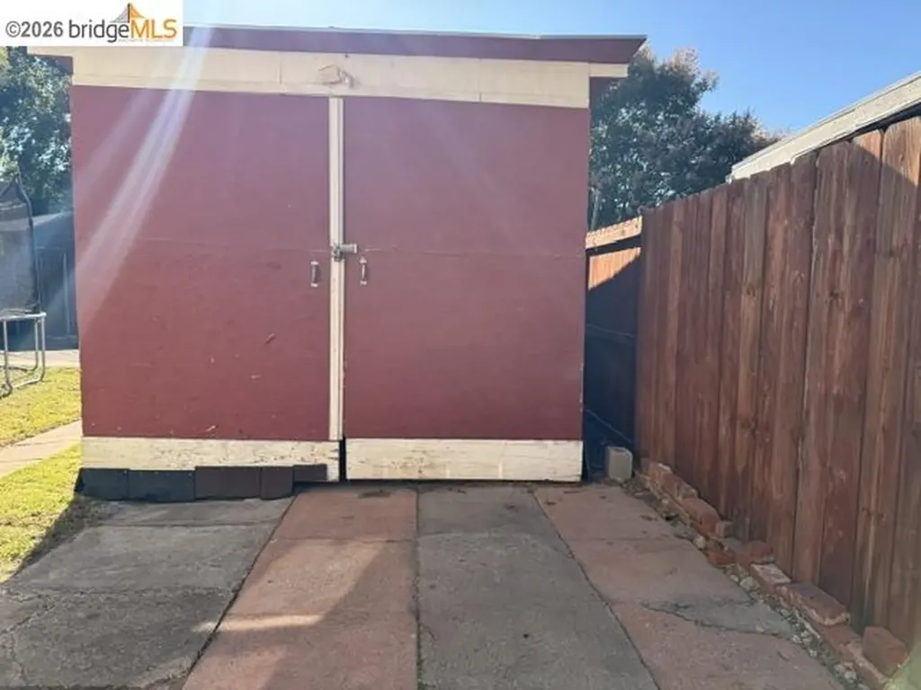 1376 Elm Street Pittsburg CA 94565