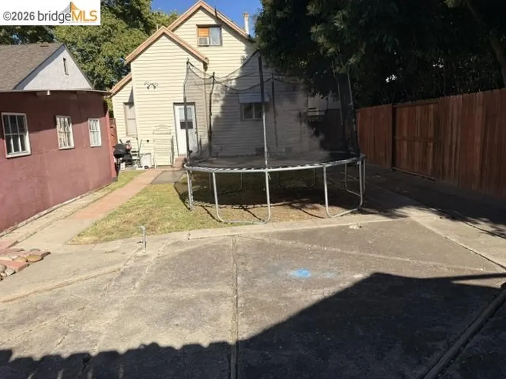 1376 Elm Street Pittsburg CA 94565