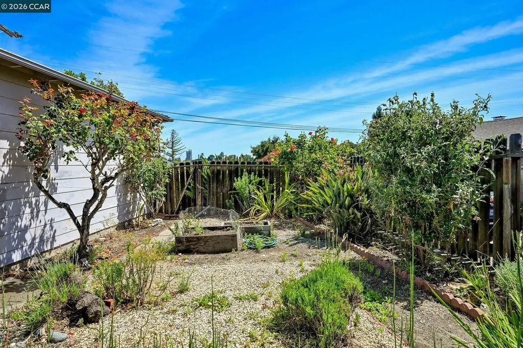 2110 Pomona Avenue Martinez CA 94553
