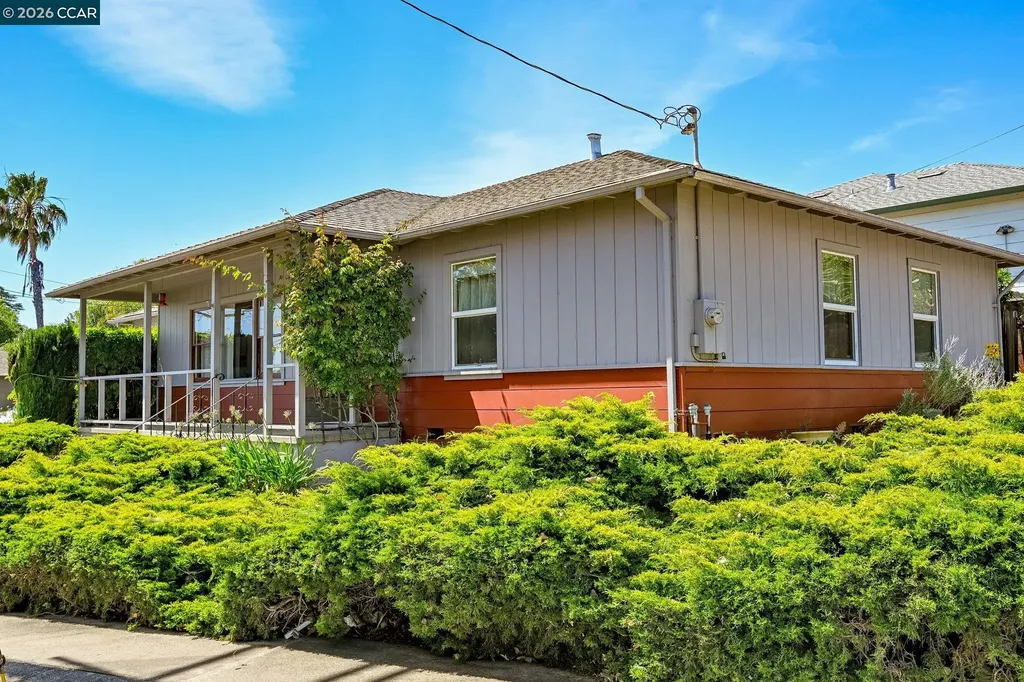 2110 Pomona Avenue Martinez CA 94553