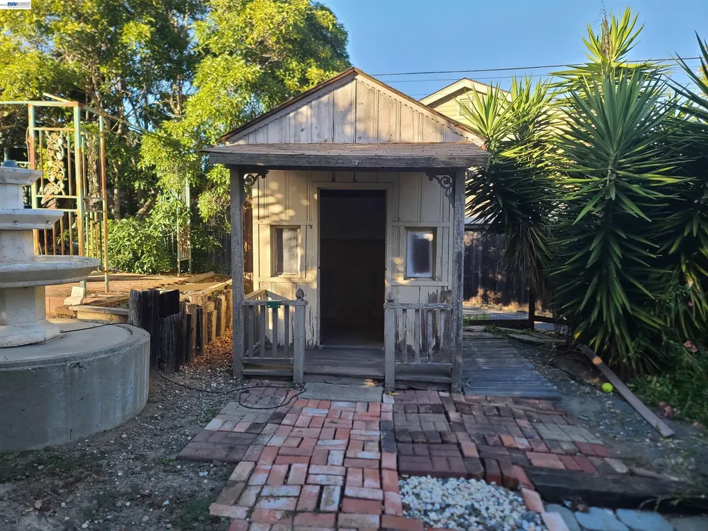 3354 D Street Hayward CA 94541