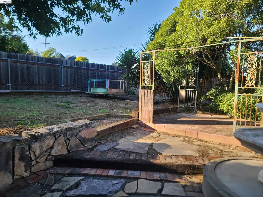 3354 D Street Hayward CA 94541