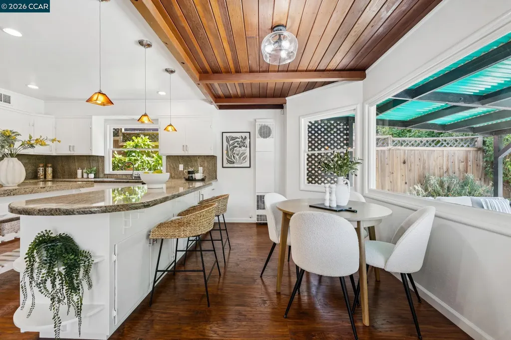 4034 Rusting Avenue Oakland CA 94605