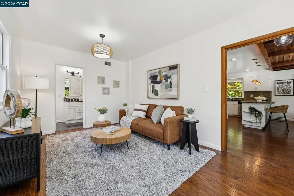 4034 Rusting Avenue Oakland CA 94605