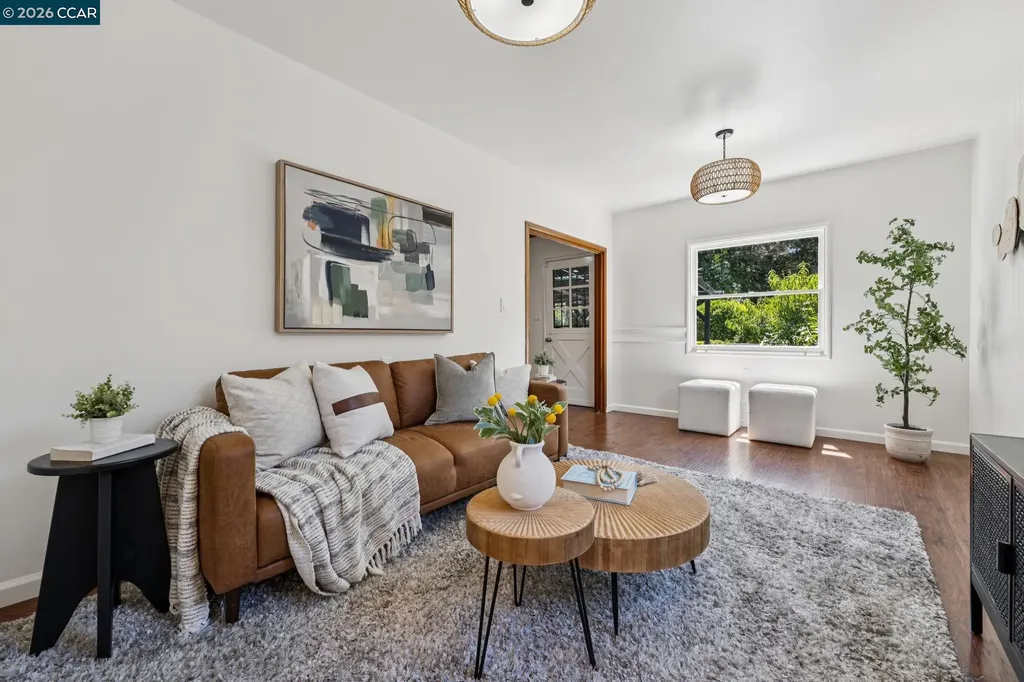 4034 Rusting Avenue Oakland CA 94605