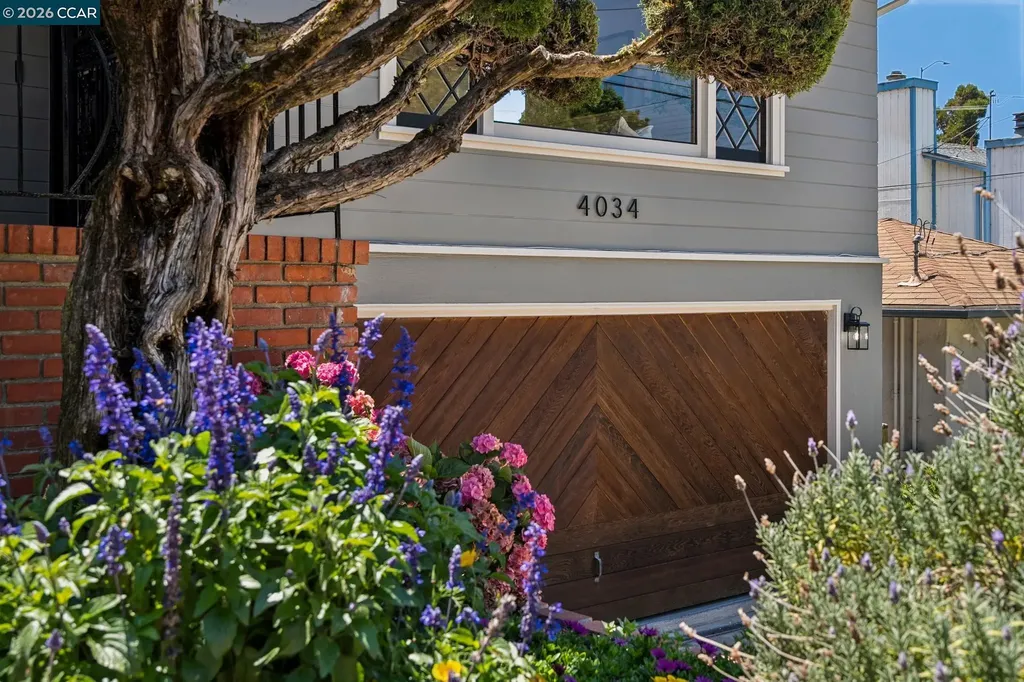 4034 Rusting Avenue Oakland CA 94605