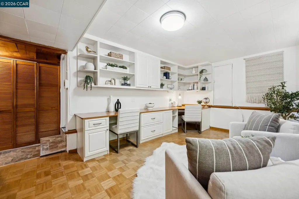 4034 Rusting Avenue Oakland CA 94605