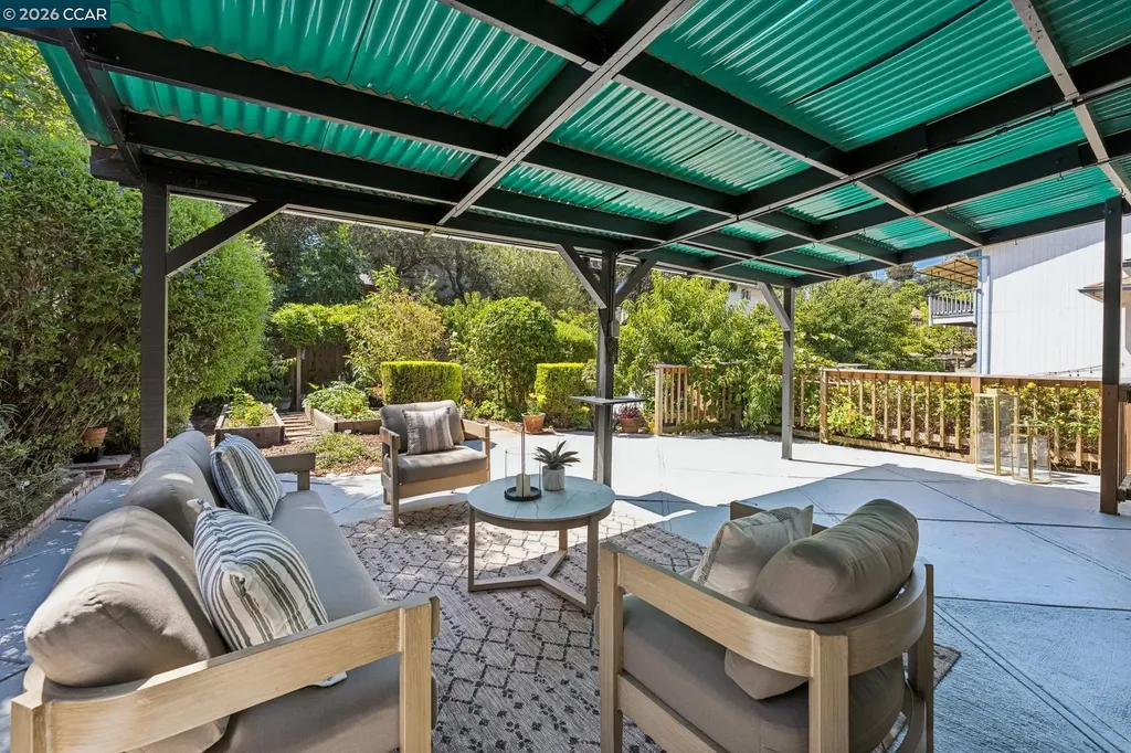 4034 Rusting Avenue Oakland CA 94605