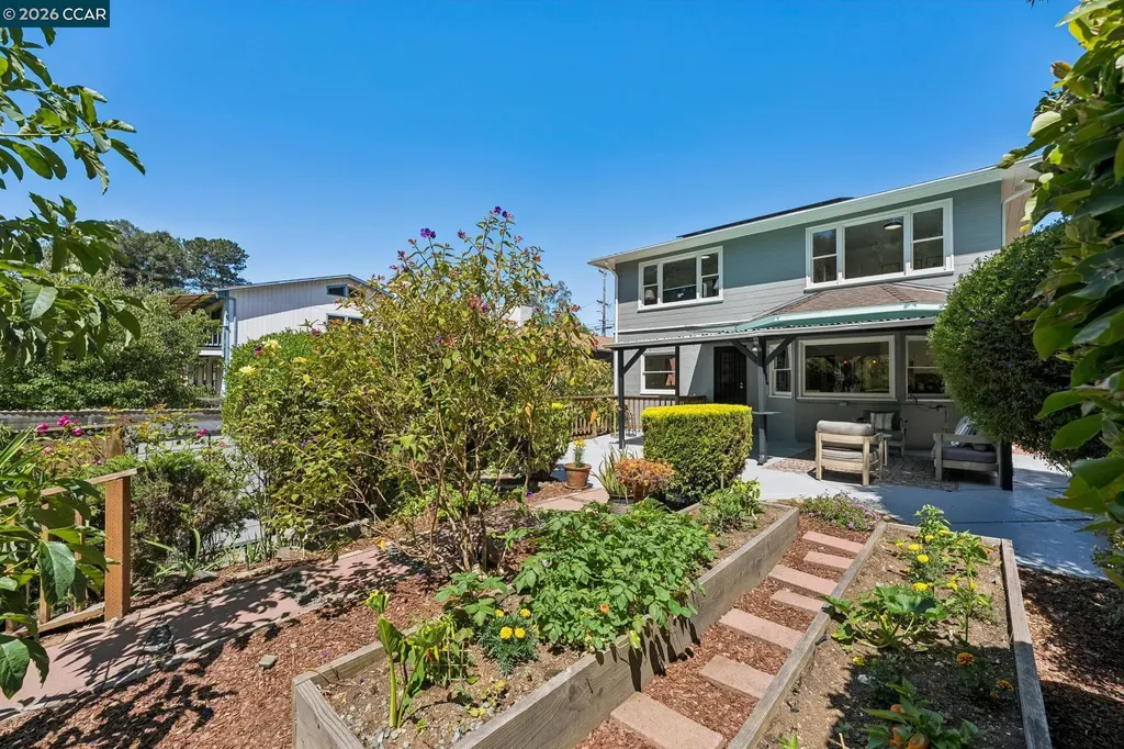 4034 Rusting Avenue Oakland CA 94605