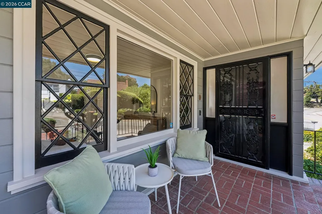 4034 Rusting Avenue Oakland CA 94605