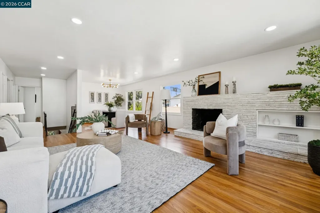 4034 Rusting Avenue Oakland CA 94605