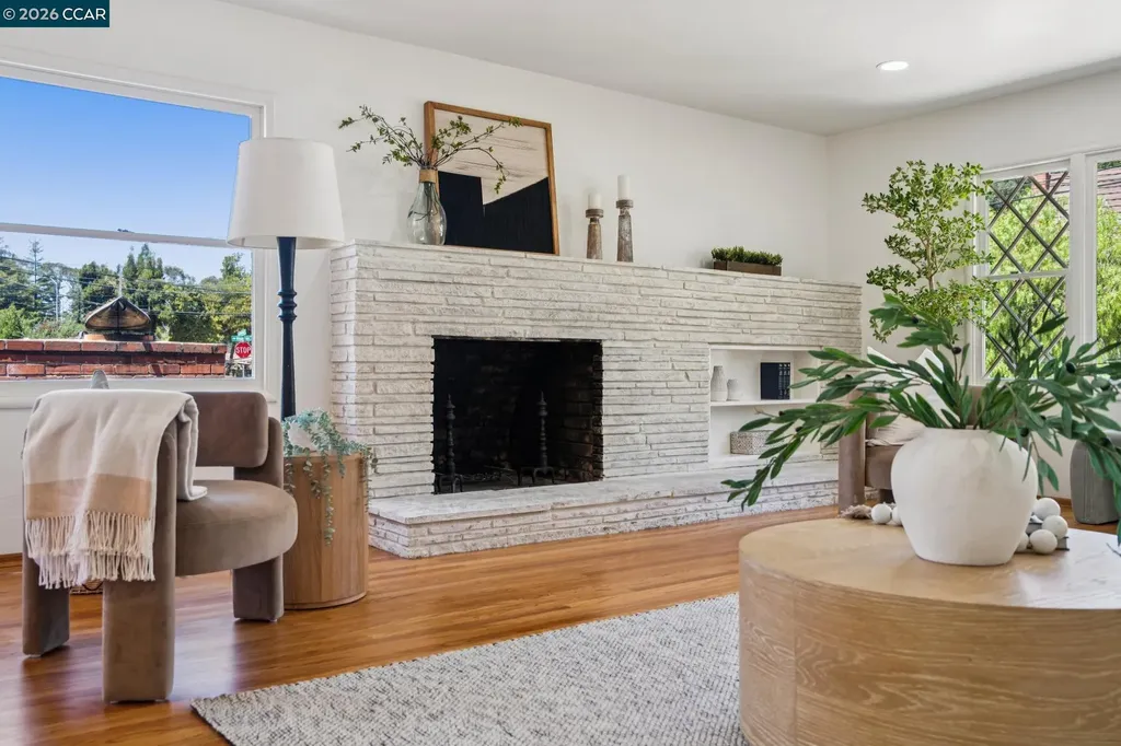 4034 Rusting Avenue Oakland CA 94605