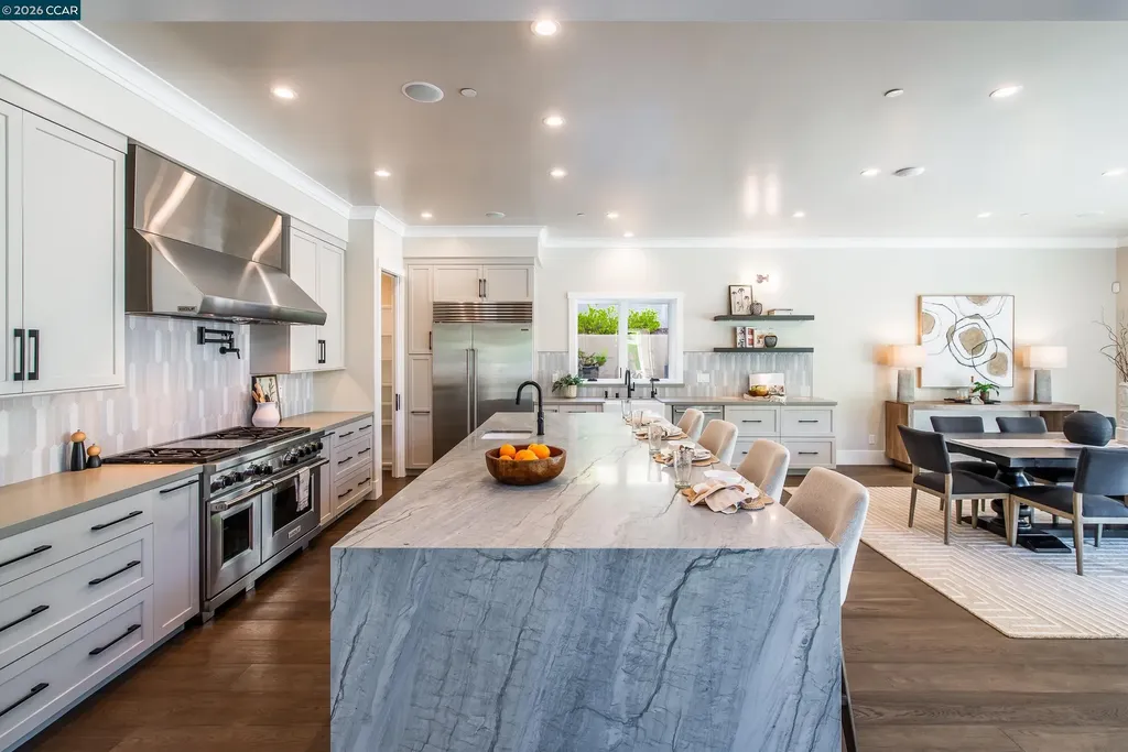 84 Mossbridge Lane Orinda CA 94563