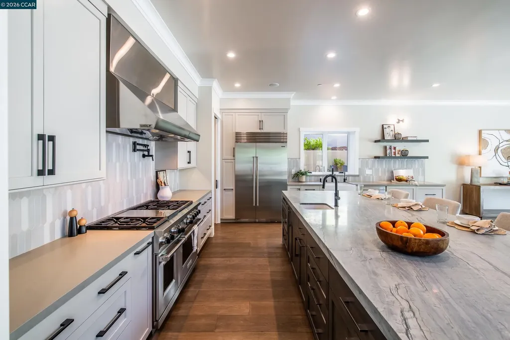 84 Mossbridge Lane Orinda CA 94563
