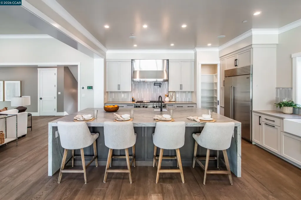 84 Mossbridge Lane Orinda CA 94563