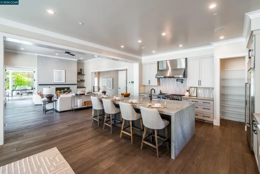 84 Mossbridge Lane Orinda CA 94563