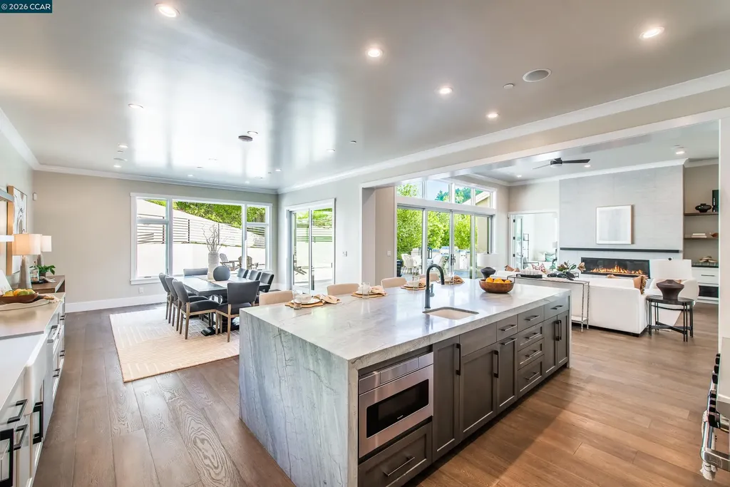 84 Mossbridge Lane Orinda CA 94563